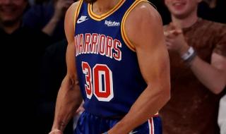 库里和利拉德谁才是三分王 库里加冕历史三分王
